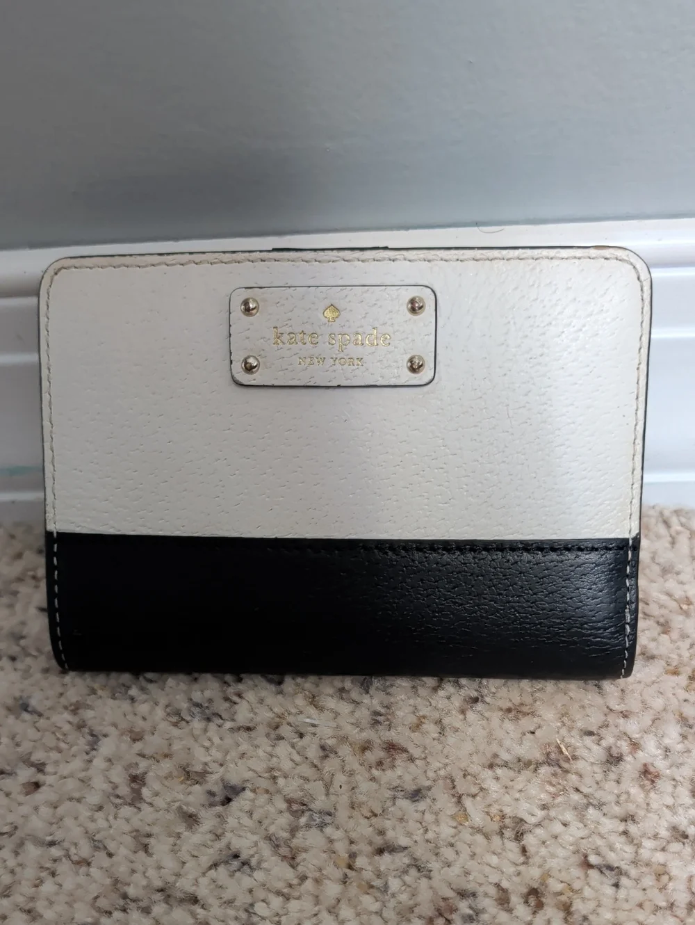 Kate Spade two-tone Leather Small Bifold Wallet Black And Off White
